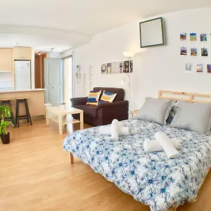 Centro,corteingles, Y Parking Apartment